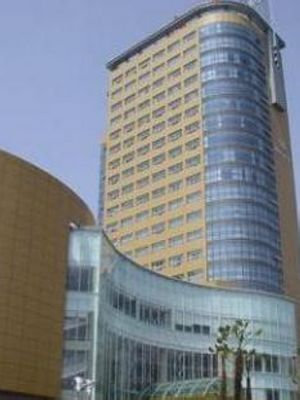 金陵酒店管理公司总裁侯峰谈发展