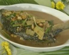 姜葱焗鲤鱼（粤菜）