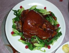 盘子围边·荷叶饼·红烧肘子